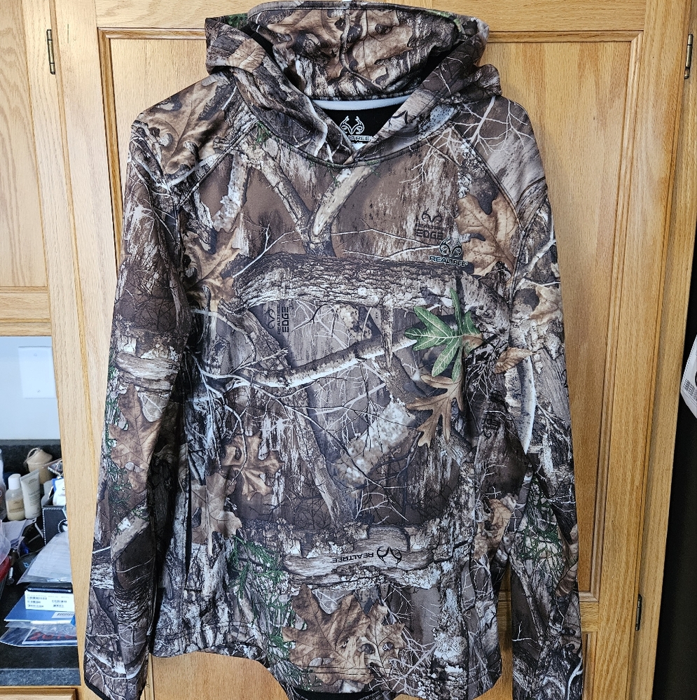 Realtree Edge Men Performance Pullover Hoodie with Neck Gaiter